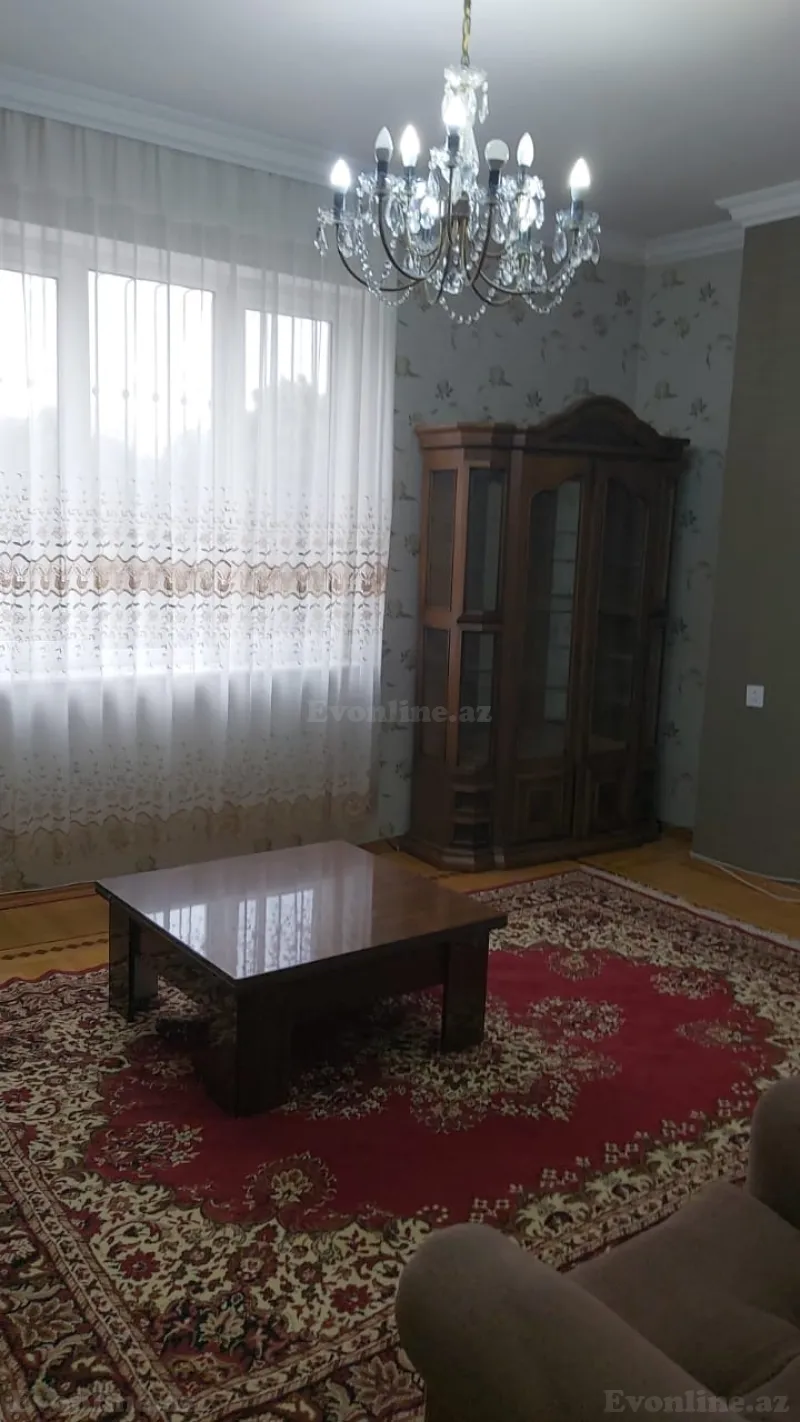 3 otaqlı Mənzil 60 m² 28 May m. Kirayə verilir