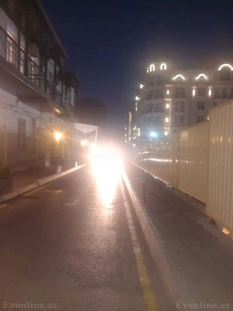 Kirayə verilir 3 otaqlı Mənzil Köhnə tikili 80 m² Sahil m.