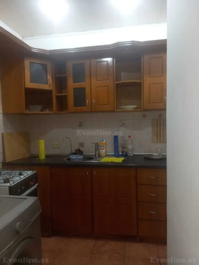 Kirayə verilir 3 otaqlı Mənzil Köhnə tikili 80 m² Sahil m. - şəkil 2