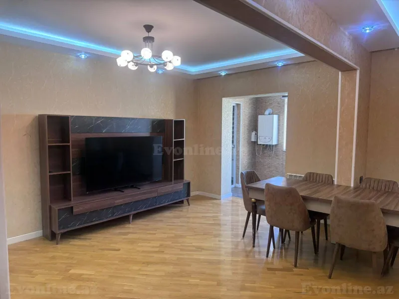Kirayə verilir 5 otaqlı Mənzil Köhnə tikili 130 m² İnşaatçılar m.