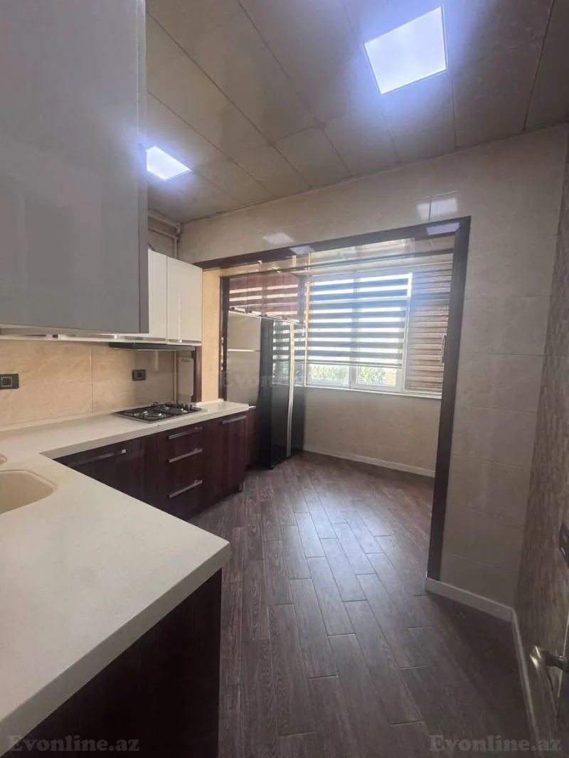 Kirayə verilir 5 otaqlı Mənzil Köhnə tikili 130 m² İnşaatçılar m. - şəkil 9
