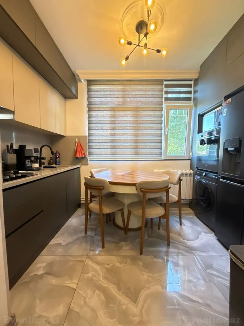 Satılır 2 otaqlı Mənzil Köhnə tikili 65 m² Yeni Yasamal - şəkil 2