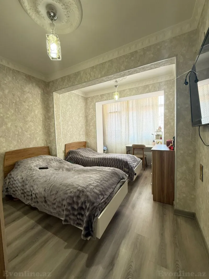 Satılır 2 otaqlı Mənzil Köhnə tikili 65 m² Yeni Yasamal - şəkil 3