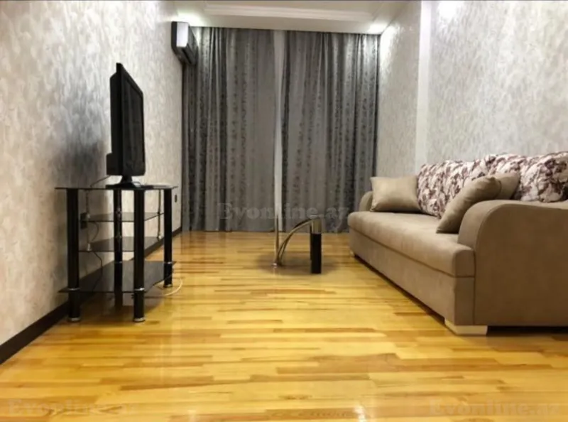 3 otaqlı Mənzil 110 m² İnşaatçılar m. Satılır