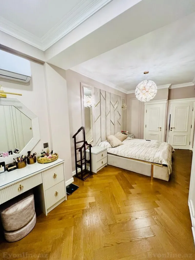 Satılır 4 otaqlı Mənzil Yeni tikili 140 m² Qara Qarayev m. - şəkil 4