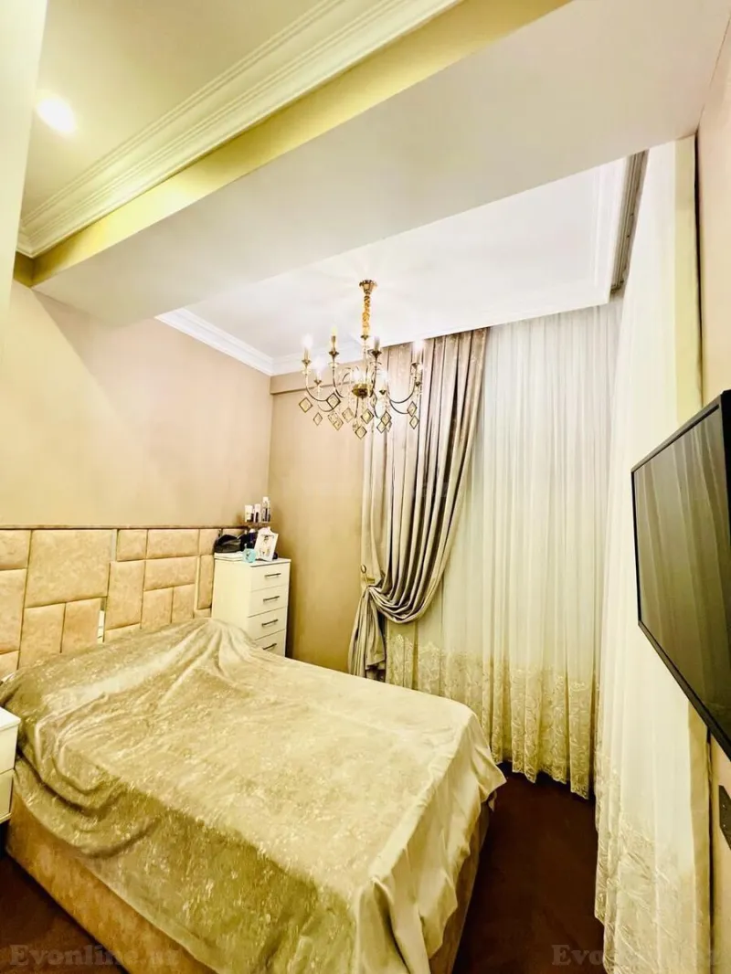 Satılır 4 otaqlı Mənzil Yeni tikili 140 m² Qara Qarayev m. - şəkil 6