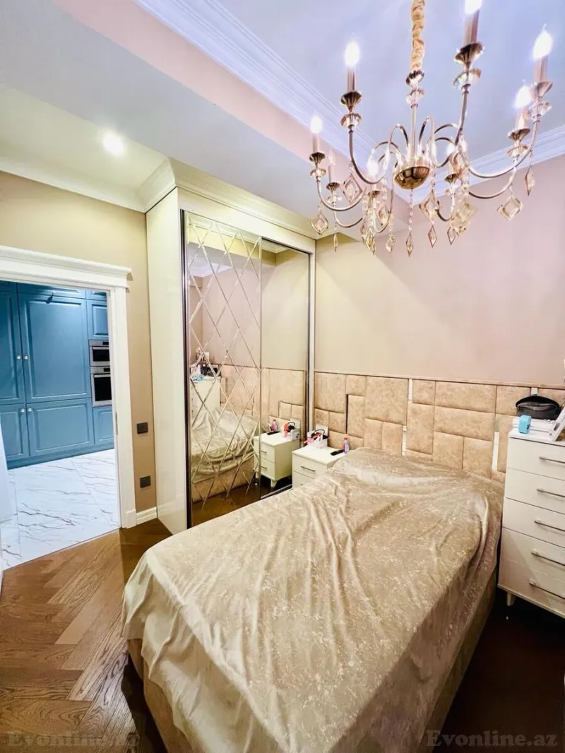 Satılır 4 otaqlı Mənzil Yeni tikili 140 m² Qara Qarayev m. - şəkil 7