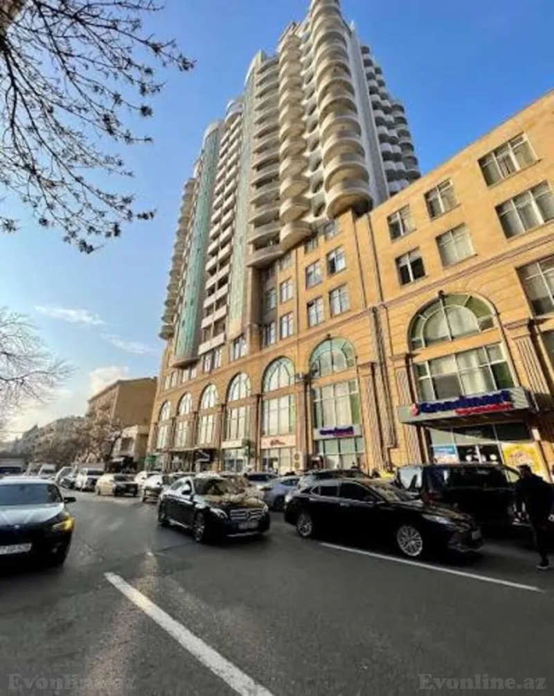 4 otaqlı Ofis 160 m² 28 May m. Kirayə verilir