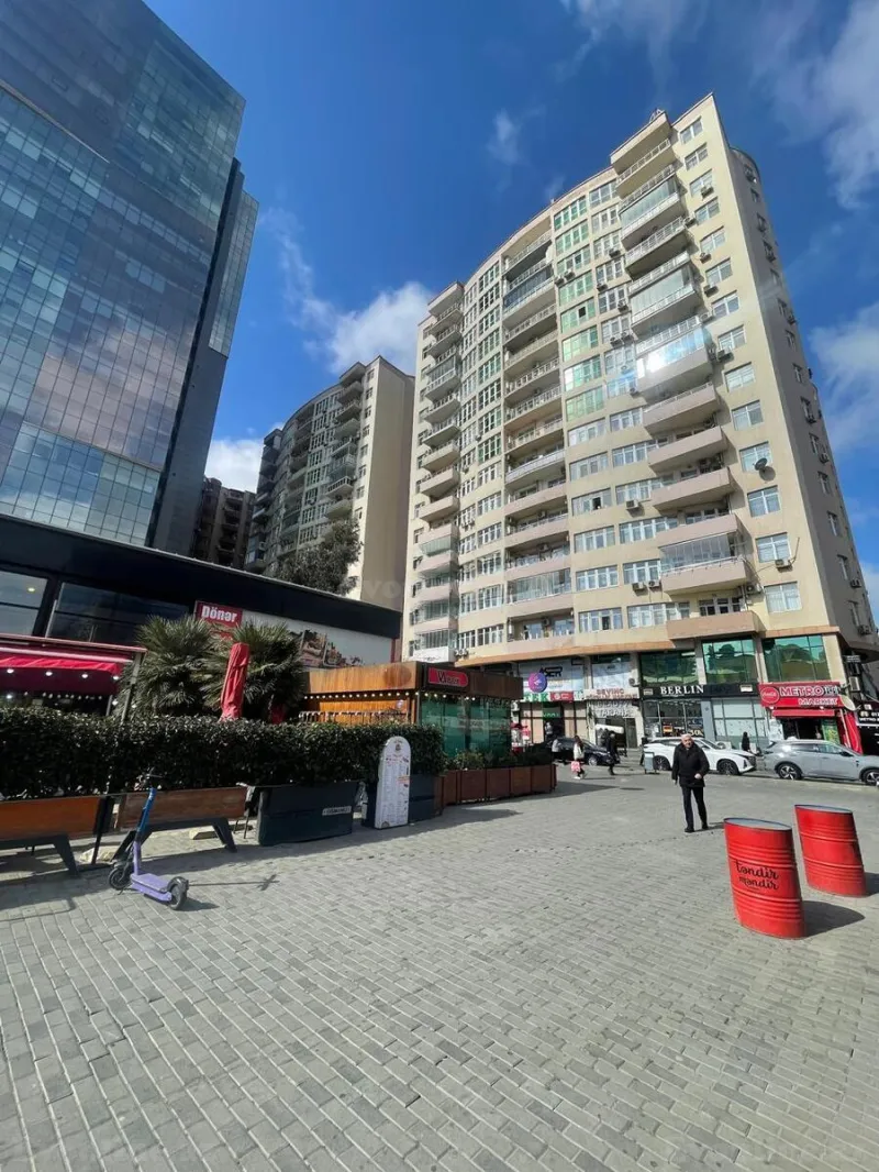 2 otaqlı Mənzil 90 m² Xətai r. Satılır
