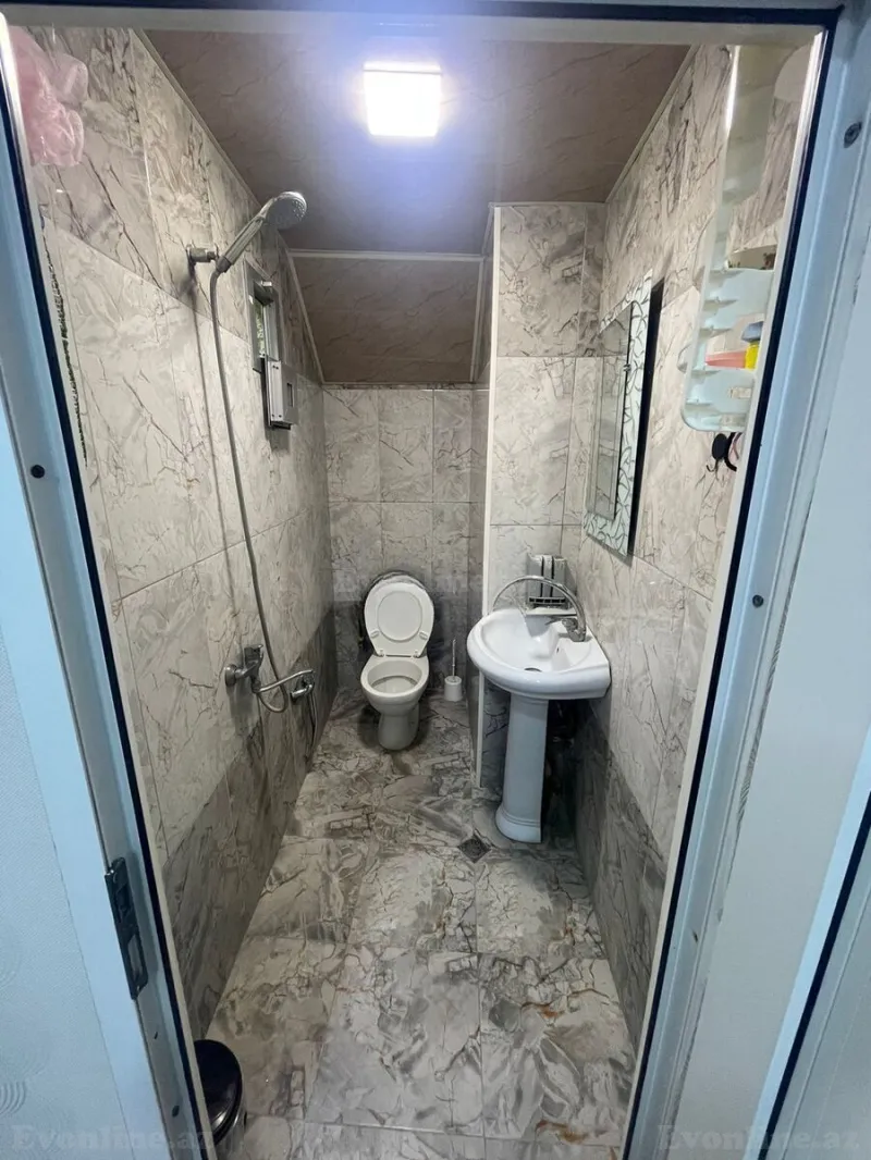 Kirayə verilir 2 otaqlı Həyət evi 70 m² Memar Əcəmi m. - şəkil 12