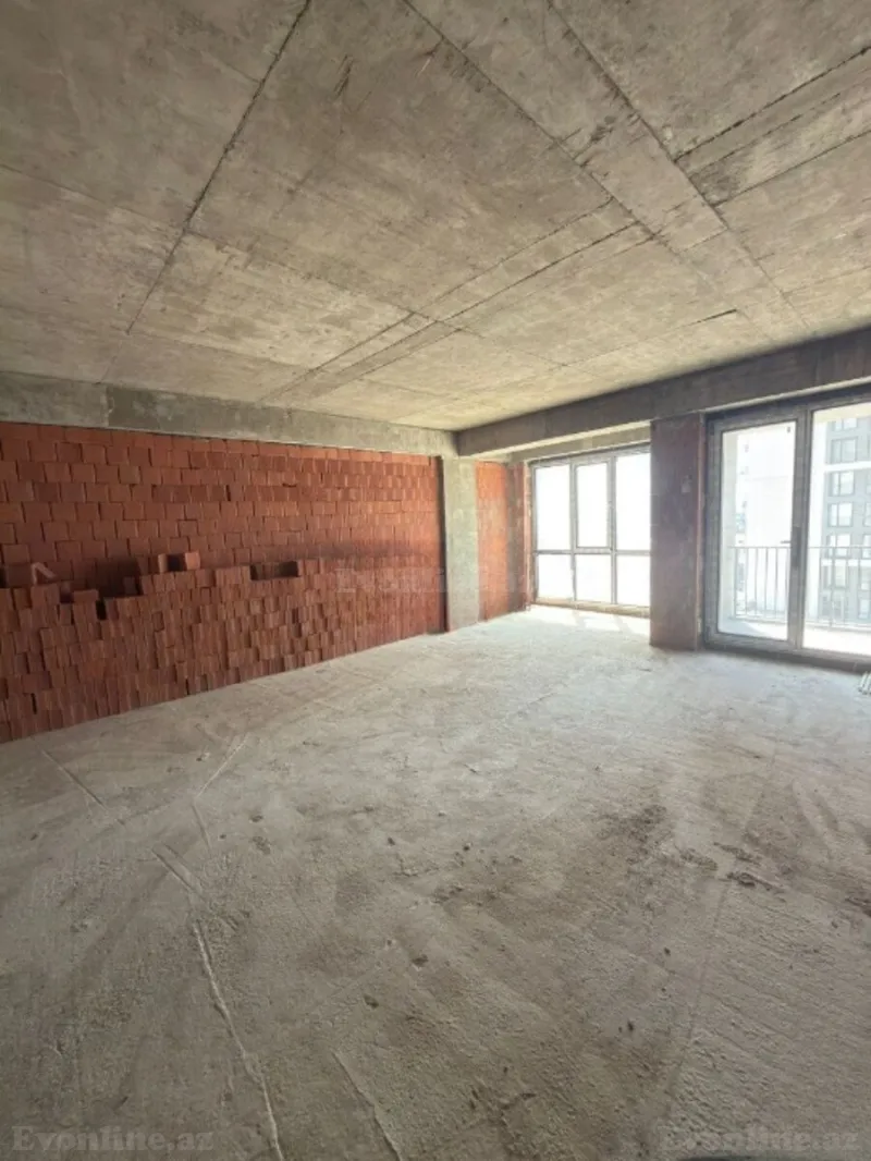 Satılır 2 otaqlı Mənzil Yeni tikili 80 m² Koroğlu m. - şəkil 3