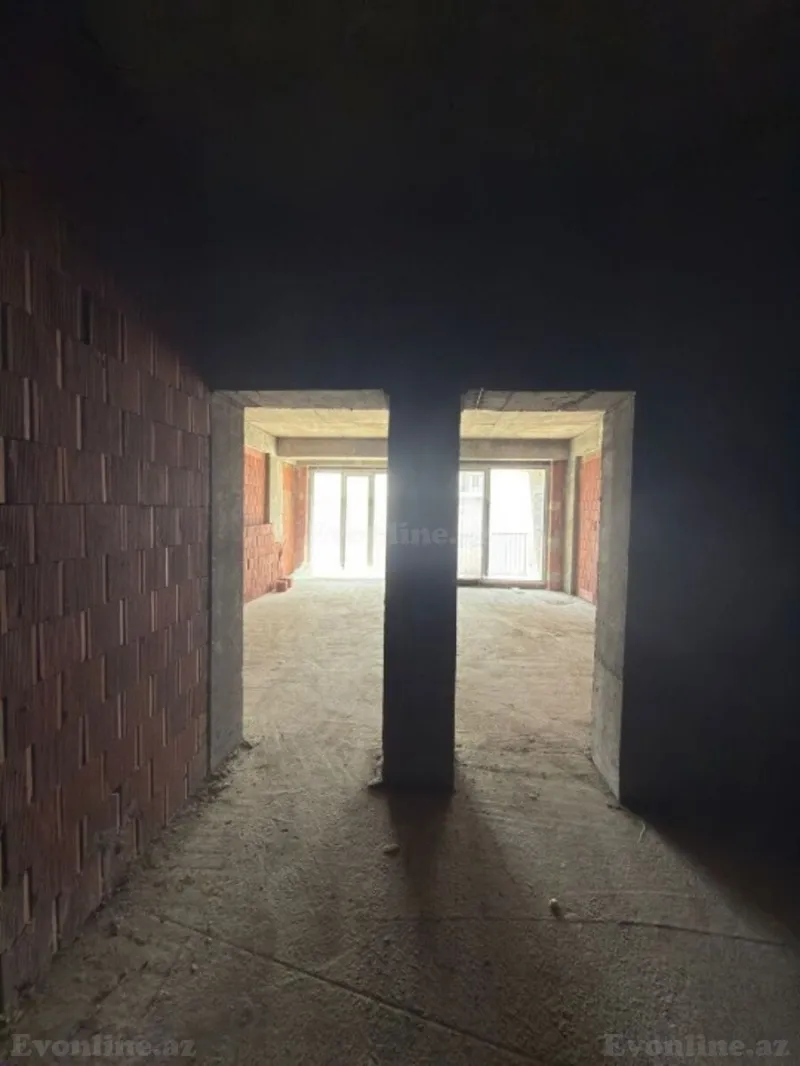 Satılır 2 otaqlı Mənzil Yeni tikili 80 m² Koroğlu m. - şəkil 5