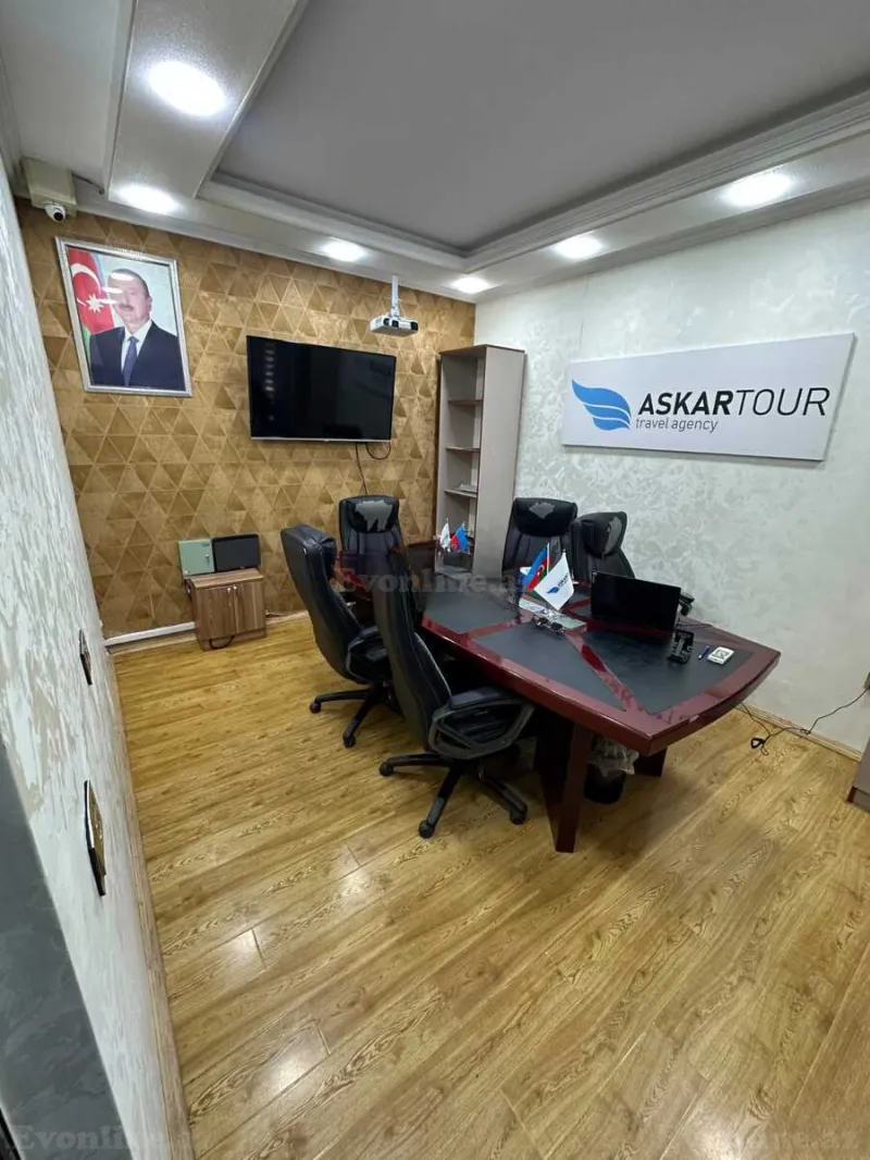 4 otaqlı Ofis 80 m² 8 Noyabr m. Kirayə verilir