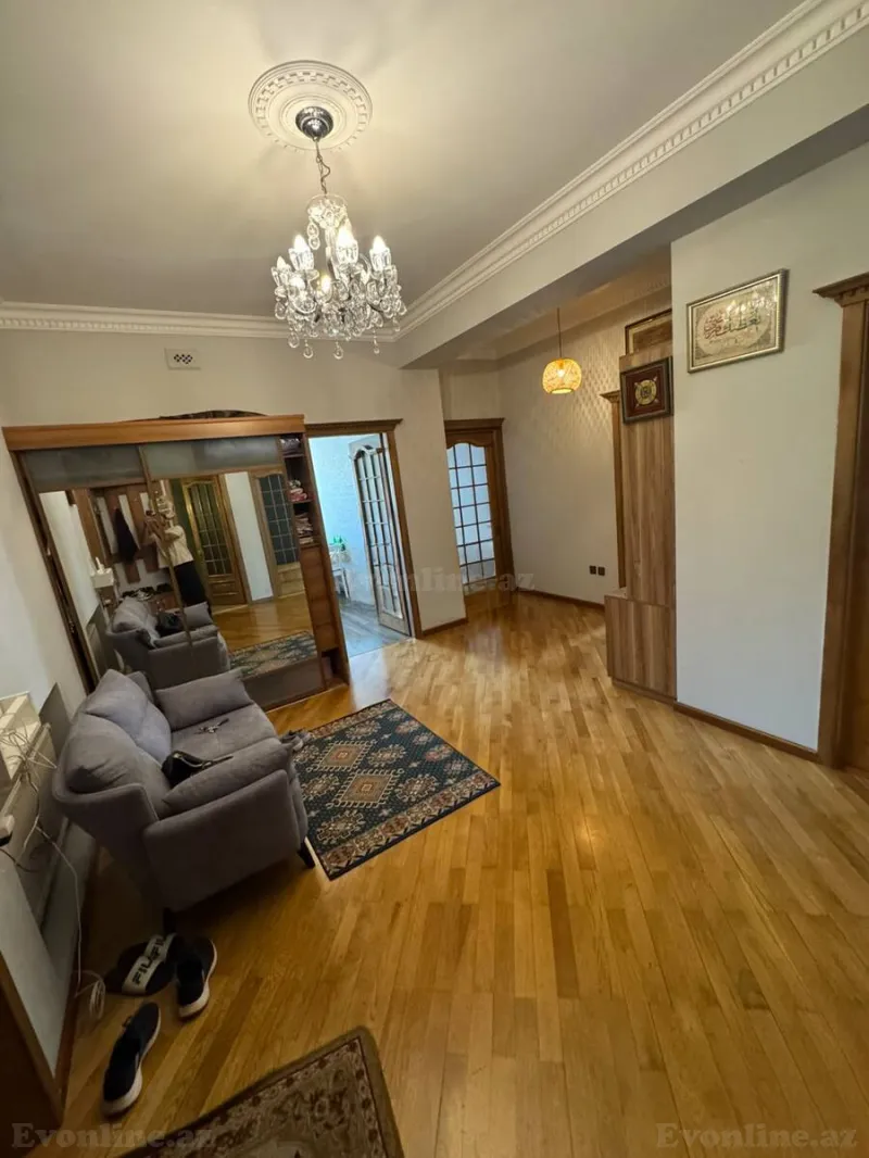 Satılır 3 otaqlı Mənzil Yeni tikili 175 m² Elmlər Akademiyası m. - şəkil 4