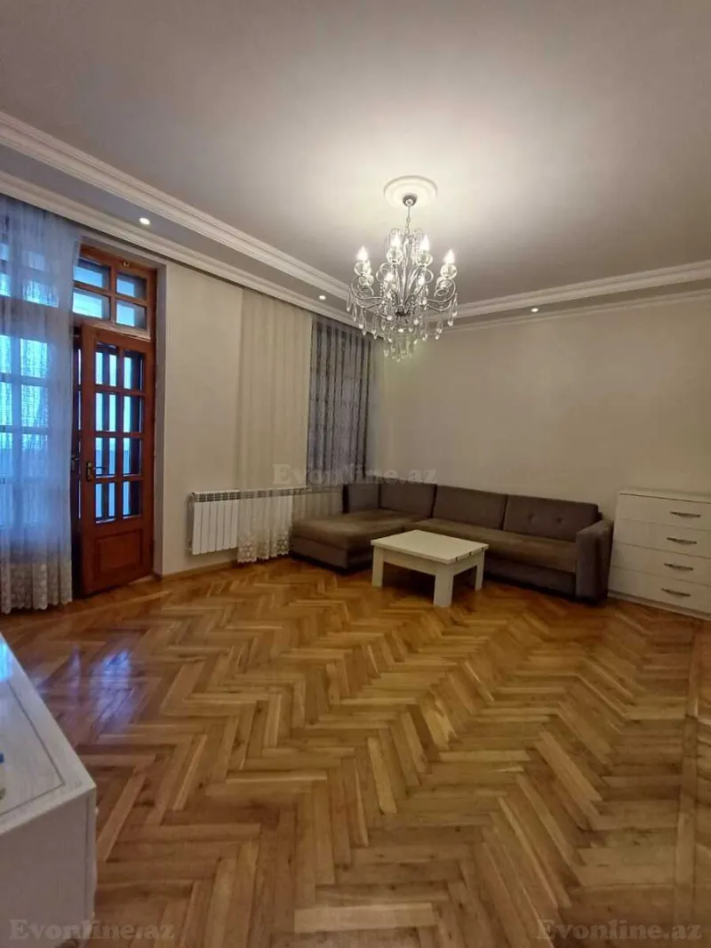 2 otaqlı Mənzil 65 m² 28 May m. Kirayə verilir