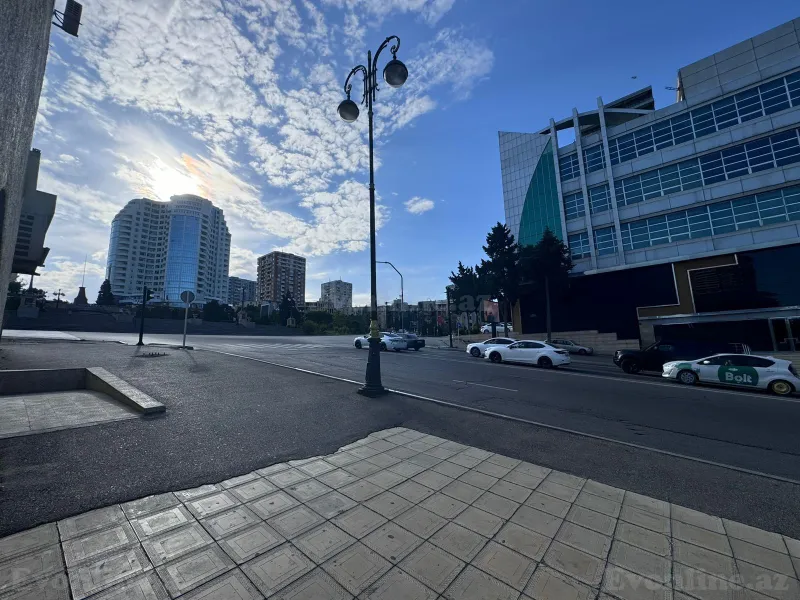 3 otaqlı Mənzil 75 m² Elmlər Akademiyası m. Satılır