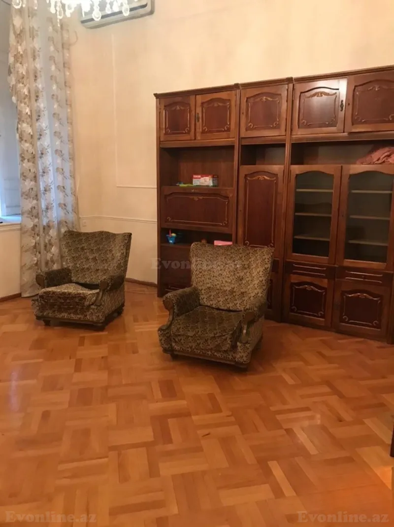 3 otaqlı Mənzil 106 m² Sahil m. Satılır