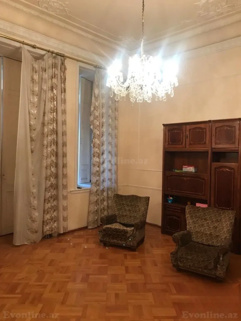 Satılır 3 otaqlı Mənzil Köhnə tikili 106 m² Sahil m. - şəkil 2