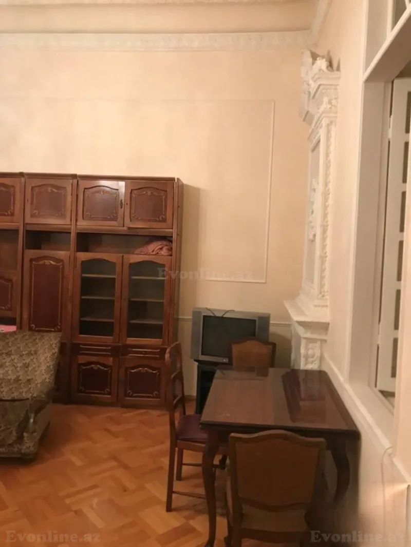 Satılır 3 otaqlı Mənzil Köhnə tikili 106 m² Sahil m. - şəkil 4
