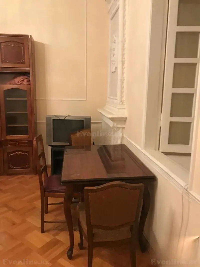 Satılır 3 otaqlı Mənzil Köhnə tikili 106 m² Sahil m. - şəkil 5