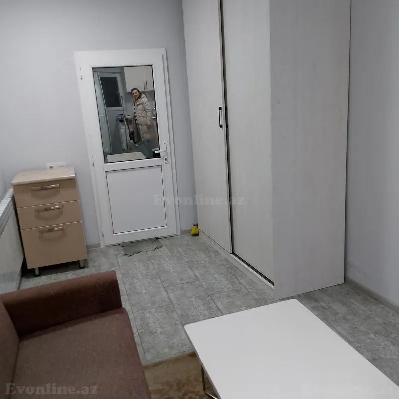 Kirayə verilir 1 otaqlı Mənzil Köhnə tikili 20 m² Elmlər Akademiyası m. - şəkil 3
