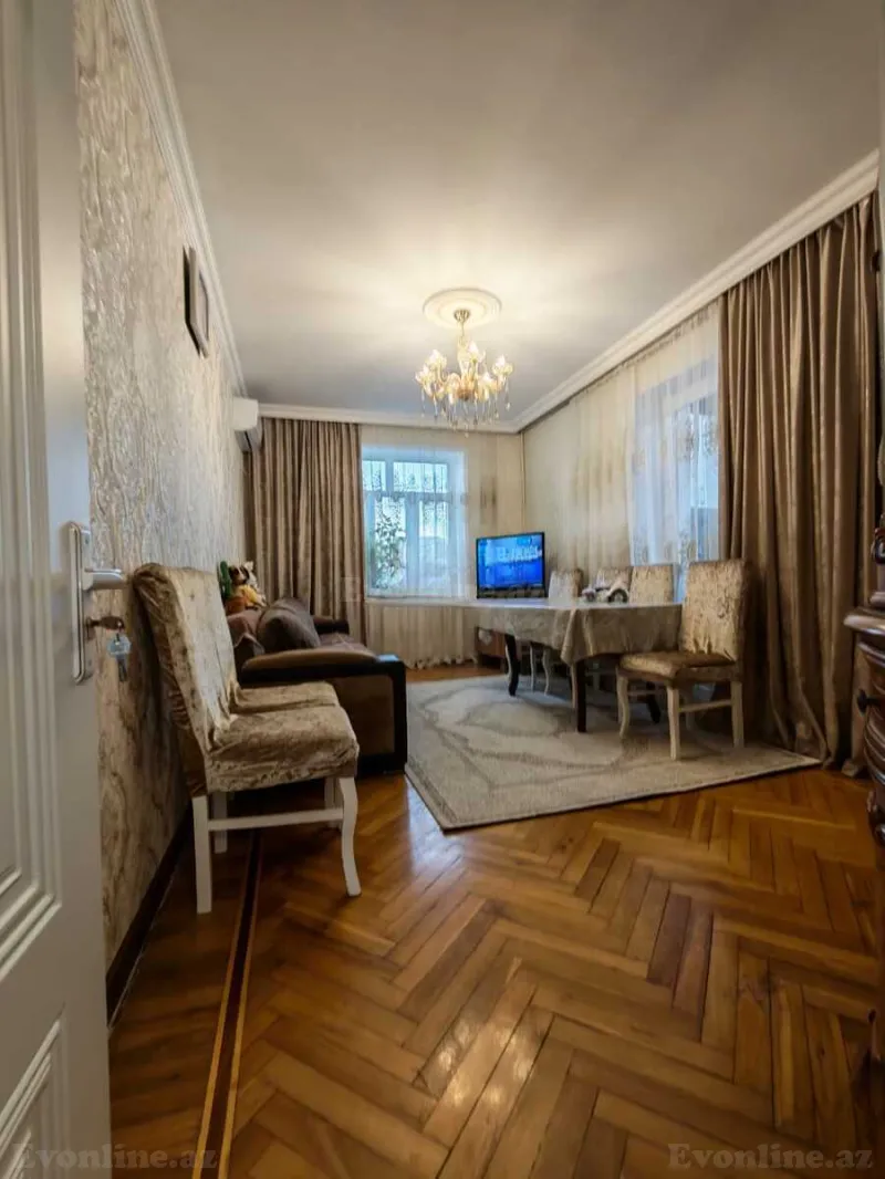 Satılır 3 otaqlı Mənzil Köhnə tikili 60 m² Əhmədli m.