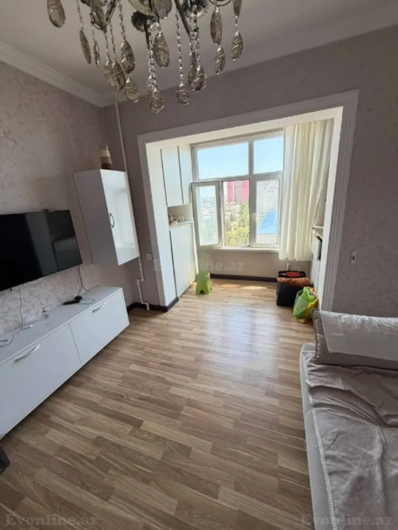 Satılır 2 otaqlı Mənzil Köhnə tikili 45 m² İnşaatçılar m. - şəkil 5