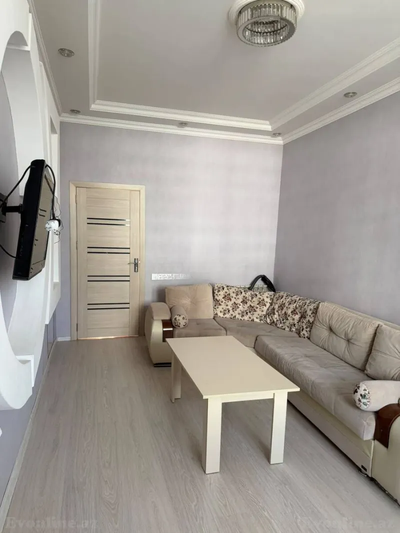 Kirayə verilir 2 otaqlı Mənzil Köhnə tikili 800 m² Nəsimi r. - şəkil 3