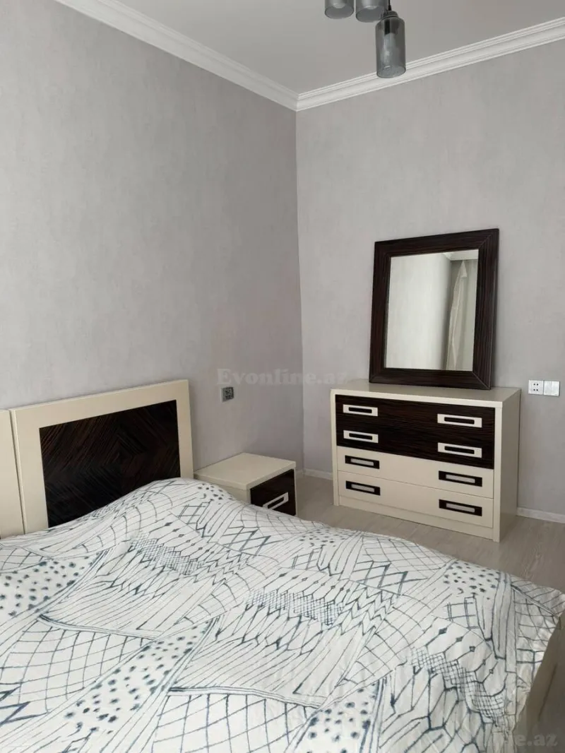 Kirayə verilir 2 otaqlı Mənzil Köhnə tikili 800 m² Nəsimi r. - şəkil 6