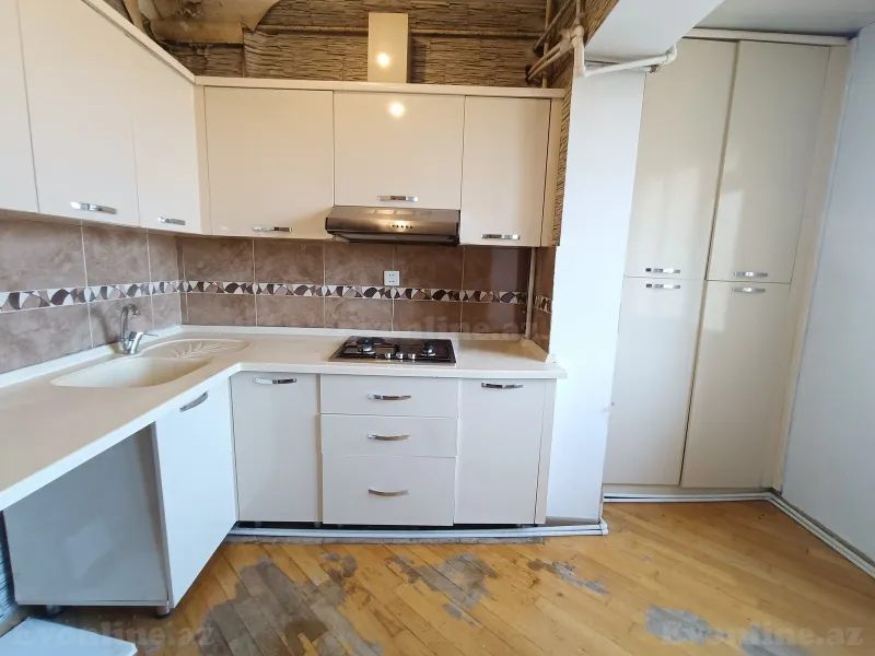 Kirayə verilir 3 otaqlı Mənzil Köhnə tikili 90 m² İnşaatçılar m. - şəkil 9