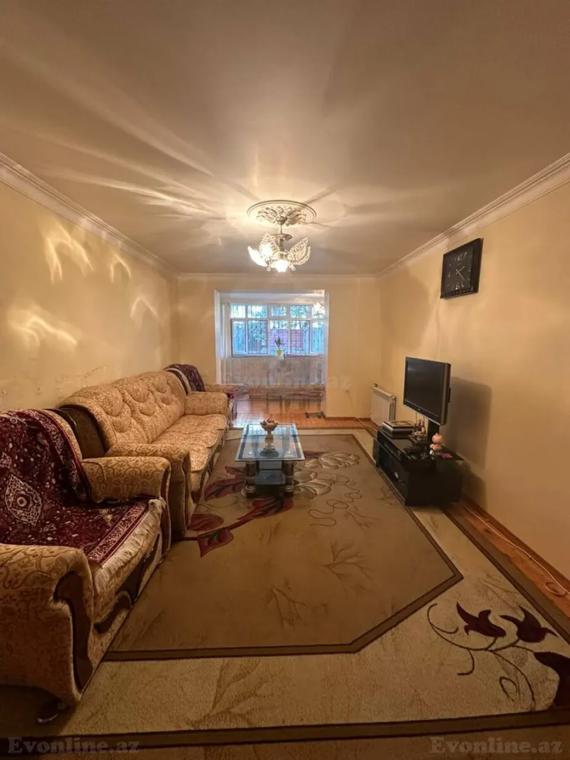 Satılır 6 otaqlı Mənzil Köhnə tikili 150 m² İnşaatçılar m.