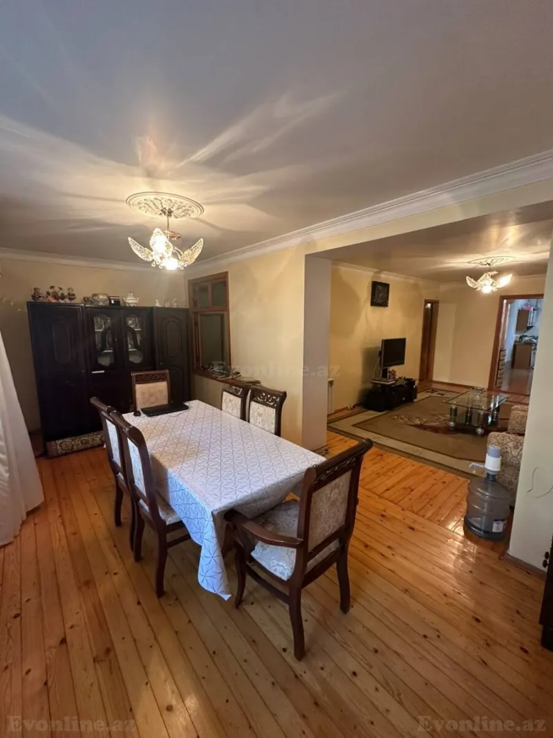 Satılır 6 otaqlı Mənzil Köhnə tikili 150 m² İnşaatçılar m. - şəkil 4