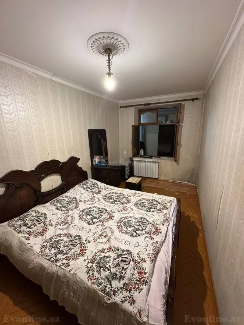 Satılır 6 otaqlı Mənzil Köhnə tikili 150 m² İnşaatçılar m. - şəkil 5