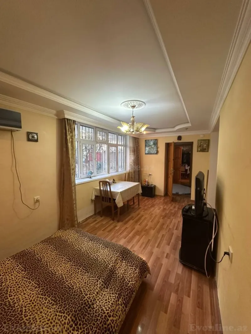 Satılır 6 otaqlı Mənzil Köhnə tikili 150 m² İnşaatçılar m. - şəkil 6