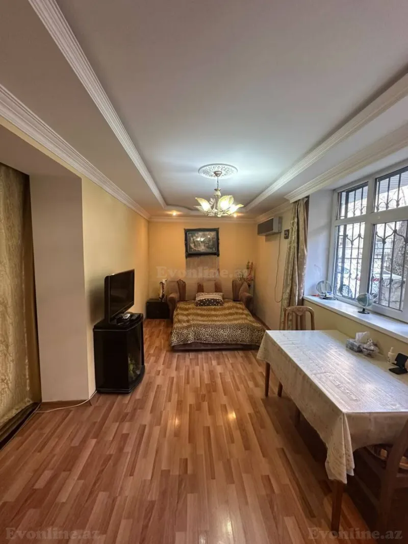 Satılır 6 otaqlı Mənzil Köhnə tikili 150 m² İnşaatçılar m. - şəkil 7