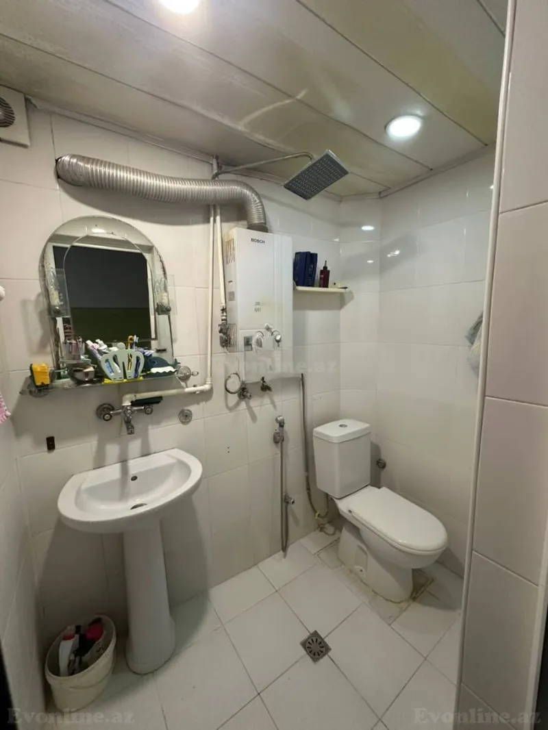 Satılır 6 otaqlı Mənzil Köhnə tikili 150 m² İnşaatçılar m. - şəkil 13