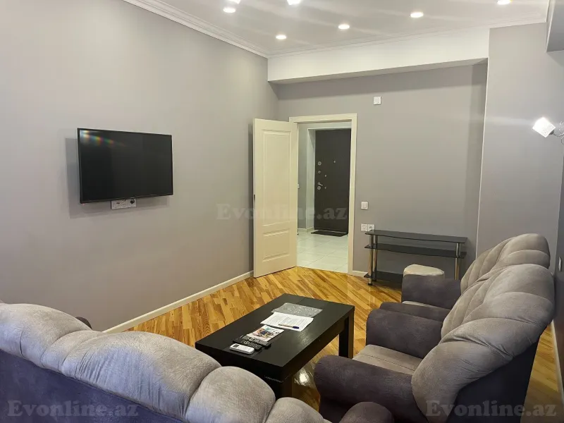 2 otaqlı Mənzil 100 m² Elmlər Akademiyası m. Kirayə verilir