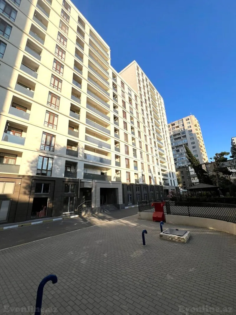 2 otaqlı Mənzil 50 m² İnşaatçılar m. Kirayə verilir