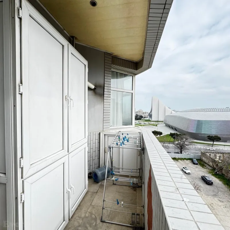 Satılır 3 otaqlı Mənzil Yeni tikili 130 m² Gənclik m. - şəkil 17