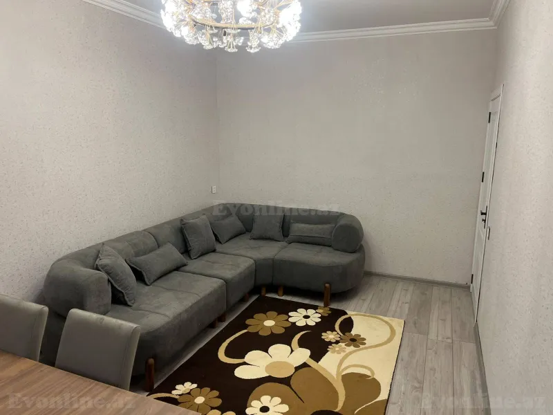 Kirayə verilir 2 otaqlı Mənzil Köhnə tikili 65 m² Azadlıq prospekti m.