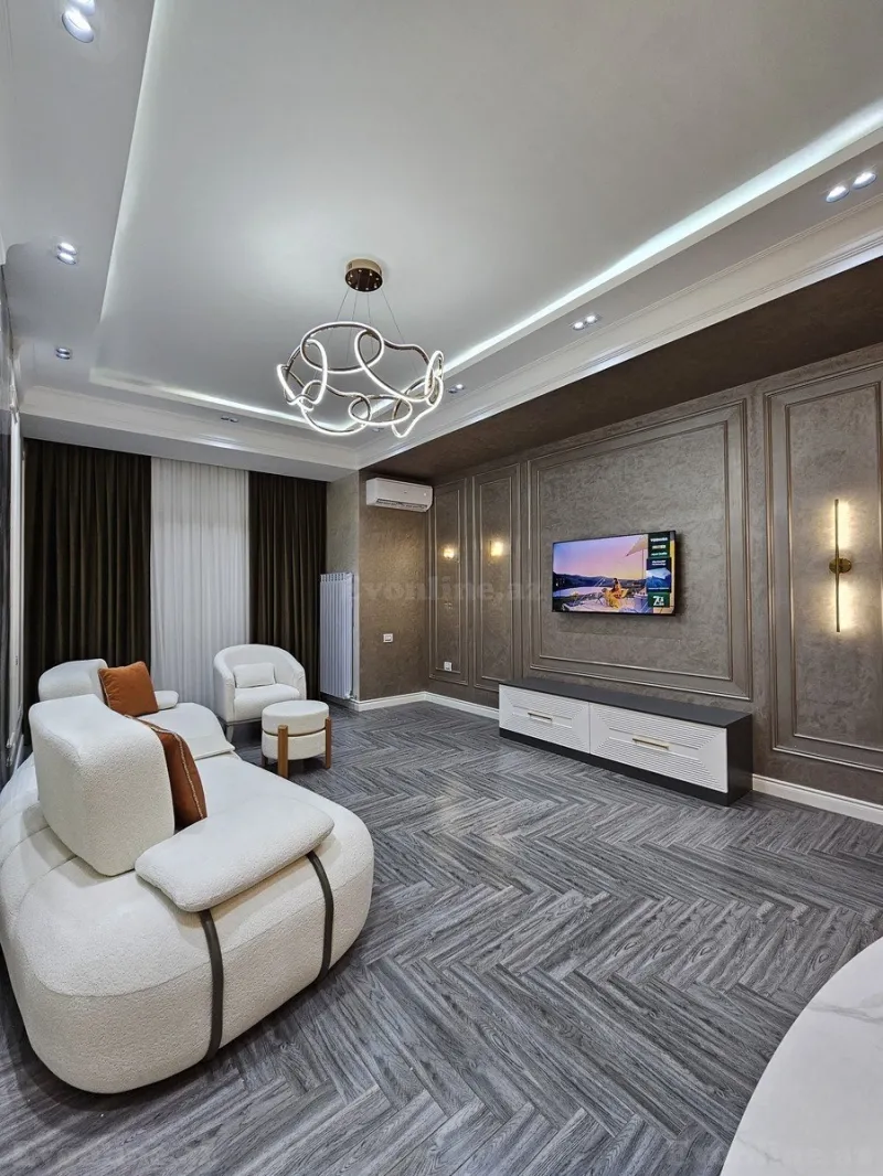 4 otaqlı Mənzil 190 m² Xətai r. Satılır