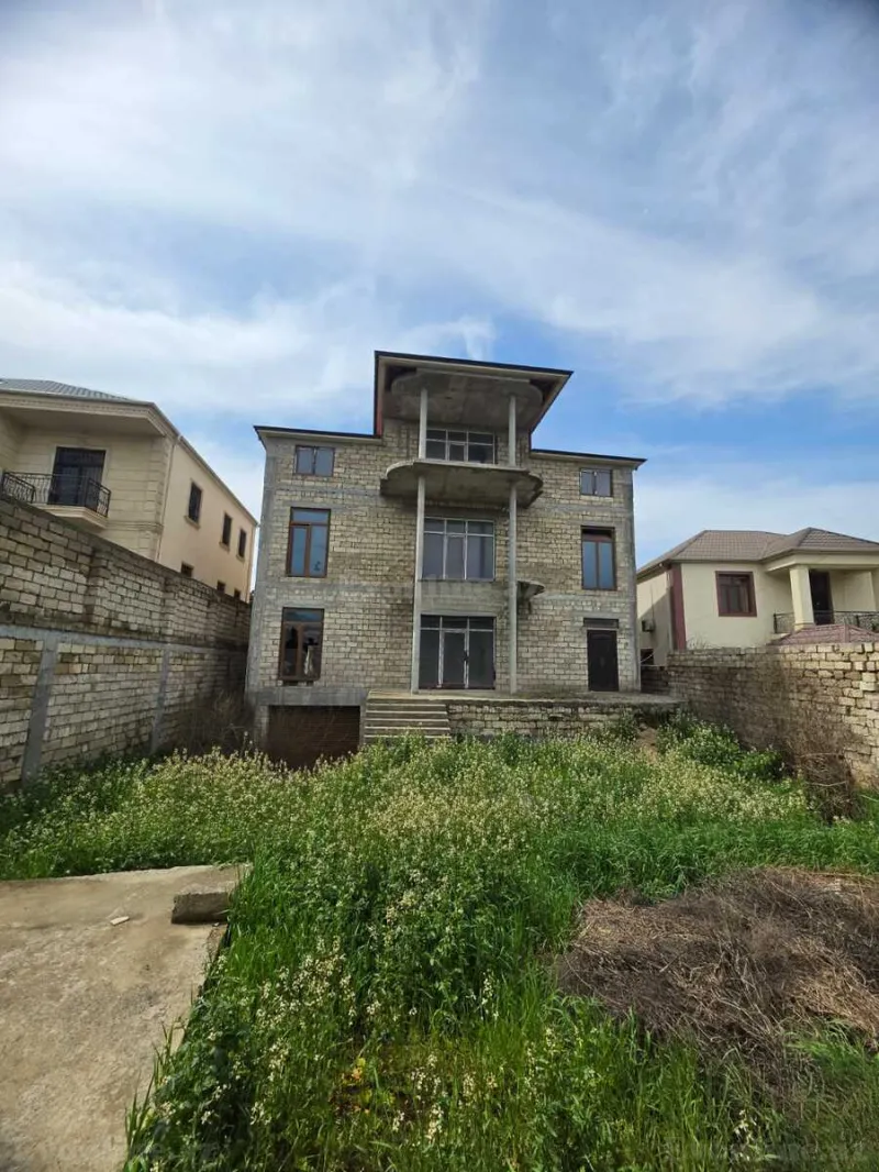 10 otaqlı Həyət evi 650 m² Qara Qarayev m. Satılır