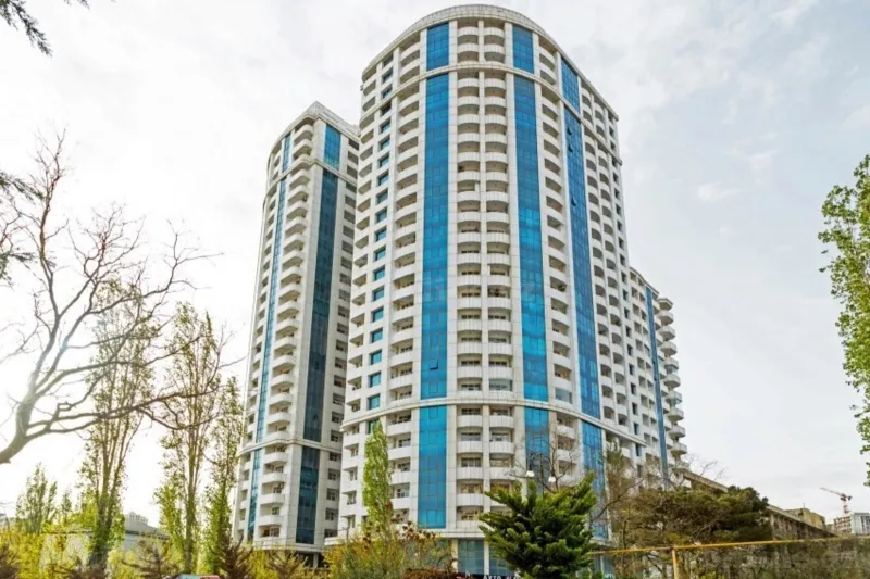 3 otaqlı Mənzil 150 m² İnşaatçılar m. Satılır