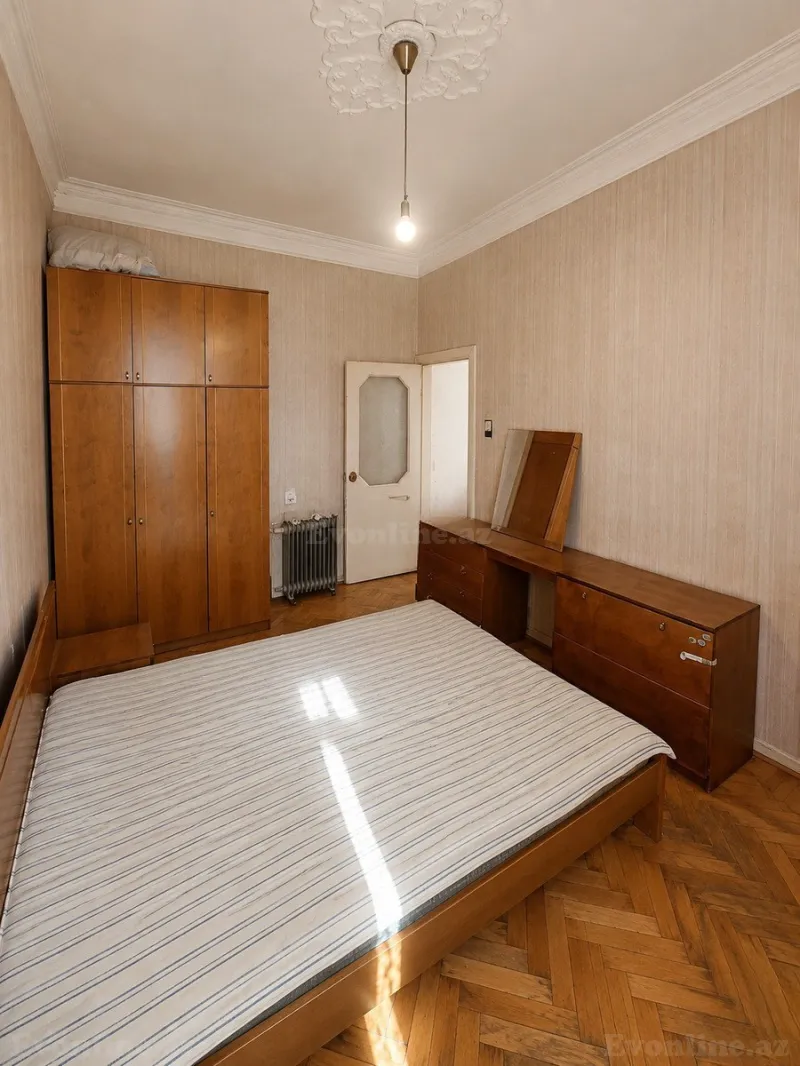 2 otaqlı Mənzil 55 m² 28 May m. Kirayə verilir