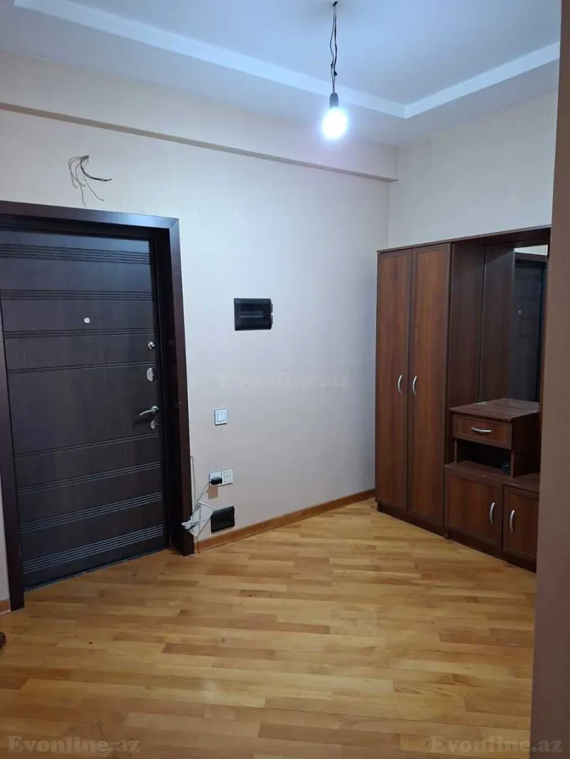 Kirayə verilir 3 otaqlı Mənzil Yeni tikili 120 m² İnşaatçılar m. - şəkil 2