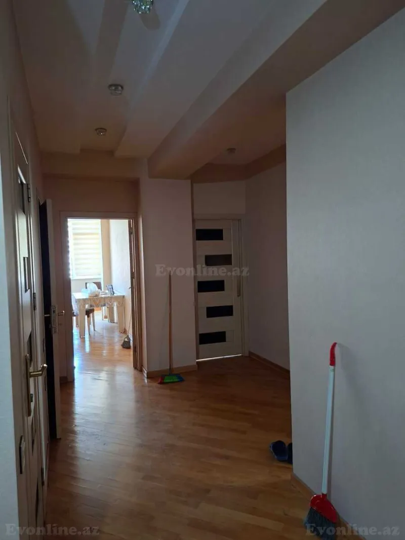 Kirayə verilir 3 otaqlı Mənzil Yeni tikili 120 m² İnşaatçılar m. - şəkil 3