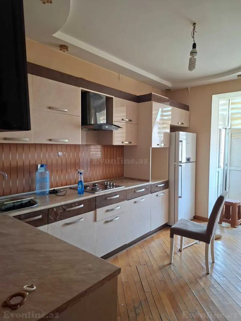 Kirayə verilir 3 otaqlı Mənzil Yeni tikili 120 m² İnşaatçılar m. - şəkil 14