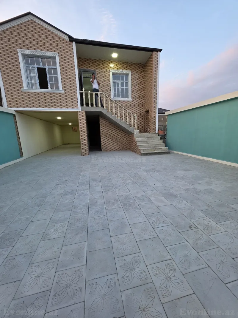 3 otaqlı Həyət evi 250 m² Qobu Satılır