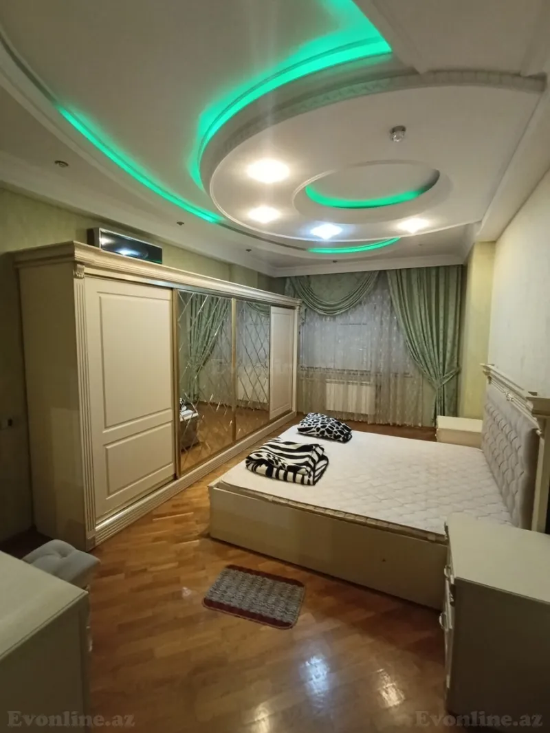 Satılır 3 otaqlı Mənzil Yeni tikili 130 m² 8 Noyabr m. - şəkil 4