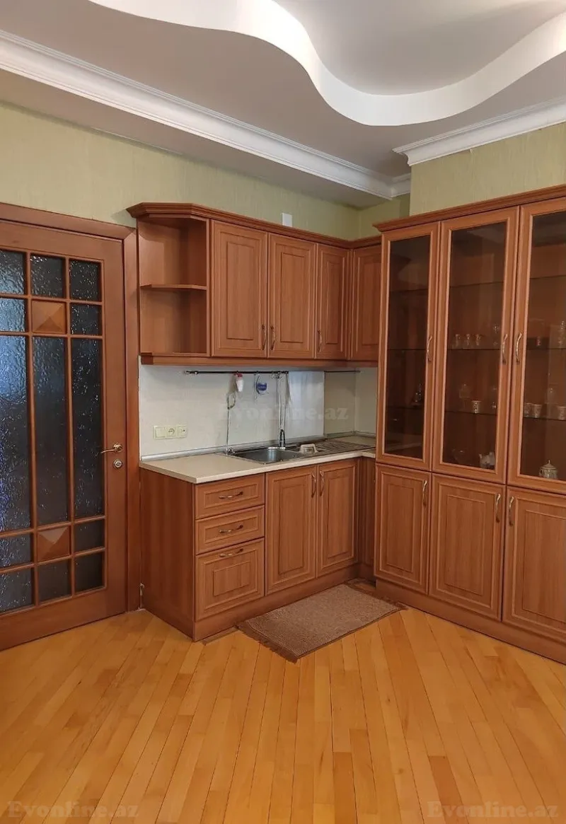 Kirayə verilir 4 otaqlı Mənzil Yeni tikili 205 m² Nərimanov r. - şəkil 8